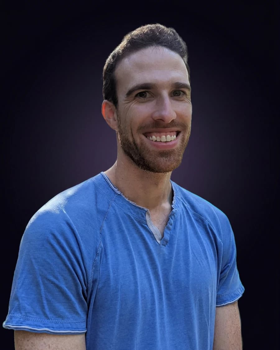 Portrait of Scott Weinreb